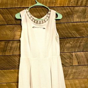 High neck cut-out dress 👗